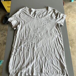 Roots Canada Women’s Medium Tshirt Pretty Design White